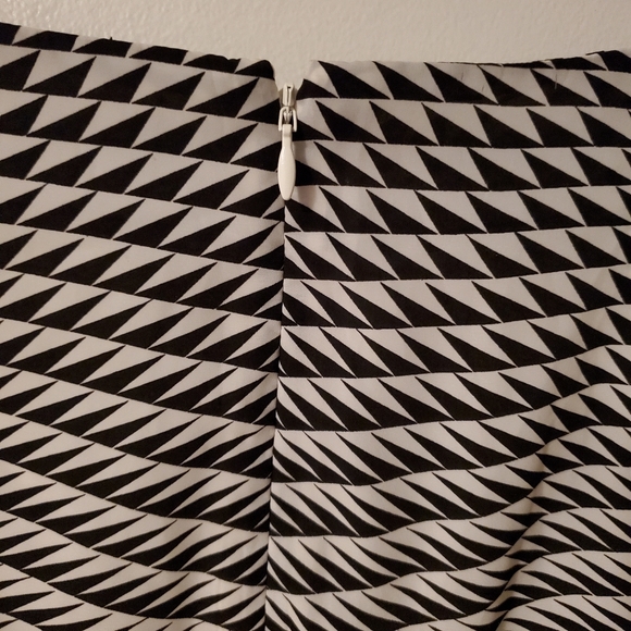 Trippy Geometric Skater Skirt - Picture 6 of 7